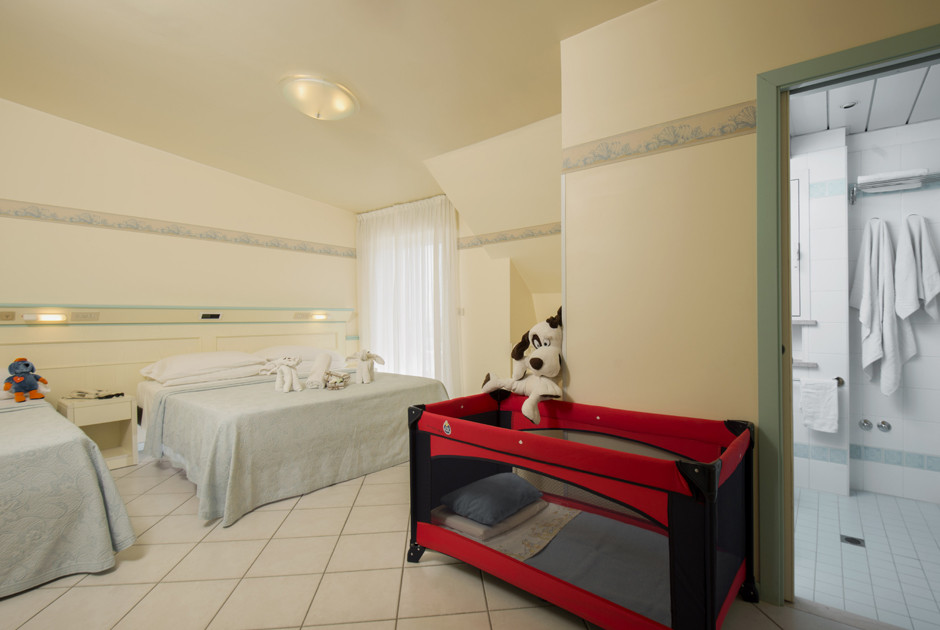 media.Camere-PrestigeVistaMare_2-Hotel-Arizona-Riccione