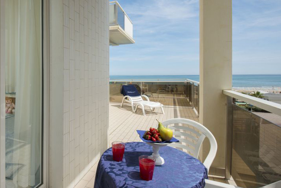 media.Camere-PrestigeVistaMare_6-Hotel-Arizona-Riccione
